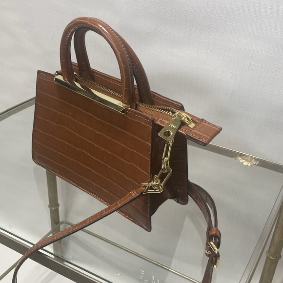 Brown Leather DKNY crossbody hand bag - Picture 1 of 11